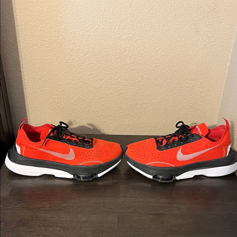 Nike Vibrant Red and Black Running Shoes